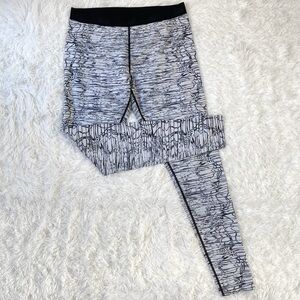 Nike Golf Dri-Fit White & Black Monochrome Patterned Mid-Rise Leggings